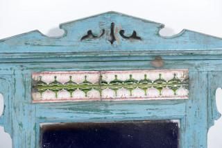 Null Blauw gelakte hardhouten Jugendstil hangspiegel met lade en tegelinleg, h.7&hellip;