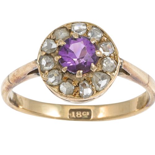 Null AN ANTIQUE AMETHYST AND DIAMOND CLUSTER RING, mounted in 18ct gold