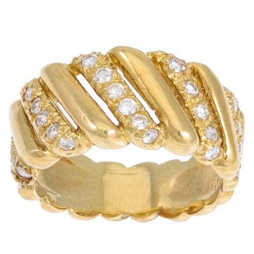 Null 镶嵌钻石的戒指，明亮式切割钻石镶嵌在黄金中。估计：钻石的重量。0.40克拉，尺寸为E - F