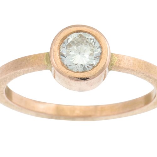 Null 一枚钻石戒指，明亮式切割的钻石安装在18K玫瑰金的摩擦镶嵌上。估计：钻石的重量：0.46克拉，颜色和清晰度。G/H, VS 尺寸 L