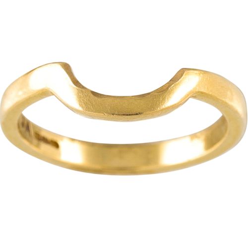 Null AN 18CT YELLOW GOLD CONTOURED BAND RING, size I - J