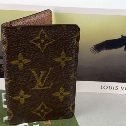 Louis Vuitton Paris Classic Leather Mongram Card Holder Tarjetero Mongram de pie&hellip;