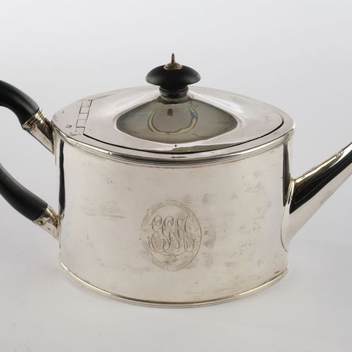 Null Teapot, silver 925, London, 1791, William Plummer, ogival tapering form, tw&hellip;