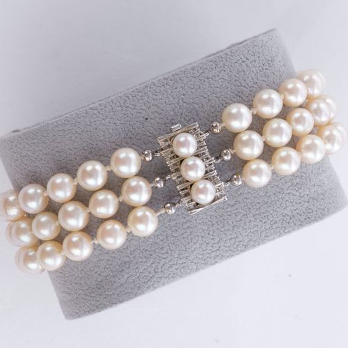 Null 珍珠手链，三排，珍珠6.5毫米，扣子WG 585，有三颗珍珠，两根WG棒，20厘米长