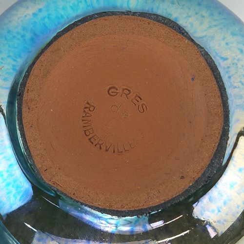 Null Paul Milet为Sevres设计的蓝釉碗和Rambervillers光泽花瓶，最大的16厘米宽 - 实时竞价请访问www.Eastbournea&hellip;