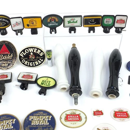 Null Collection de pompes à bière de bar publicitaires et d'étiquettes de pompes&hellip;