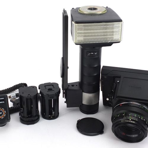 Null Zenza Bronica ETRS film camera with a Metz flash unit - For live bidding pl&hellip;