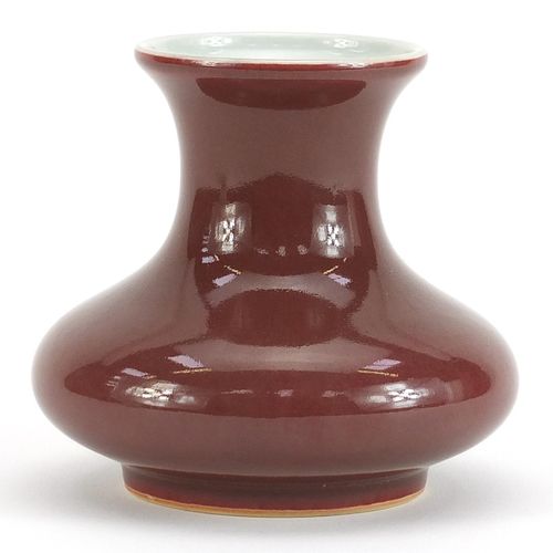 Null Vaso in porcellana cinese con smaltatura a sang de boeuf, segni di sei cifr&hellip;