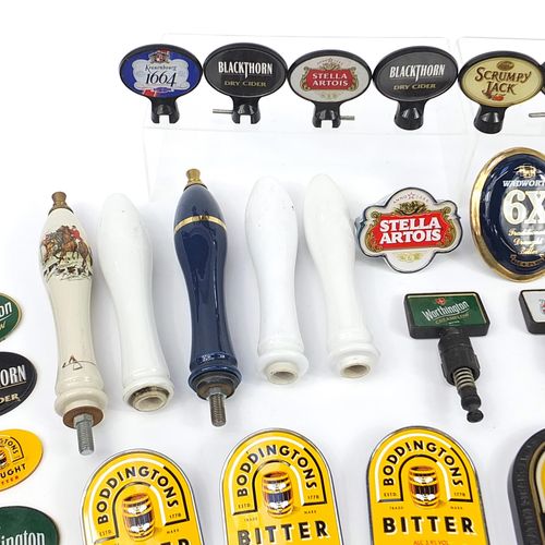 Null 收集广告酒吧啤酒泵和啤酒泵标签，包括Stella, Kronenbourg, Bass和Boddingtons Bitter - 实时竞价请访问www&hellip;