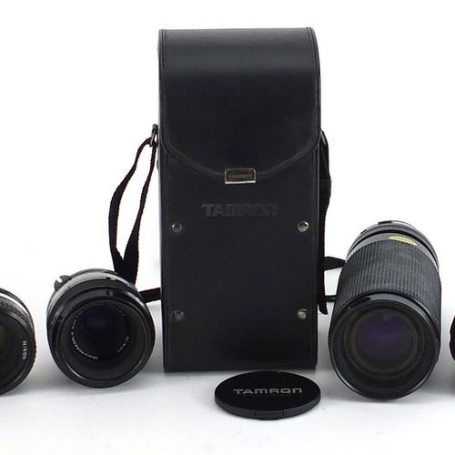 Null Fünf Kameraobjektive, bestehend aus Tamron 60-300mm mit Etui und vier Nikon&hellip;