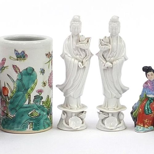 Null Chinese porcelain including a cylindrical brush pot hand painted in the fam&hellip;