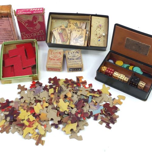 Null 收集古董玩具，包括扑克牌、摇骰子的人、拼图、游戏和计数器 - 实时竞价请访问 www.Eastbourneauction.Com