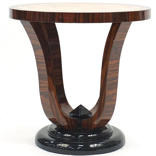 Null 装饰艺术风格的红木和鸟眼枫树效果的临时桌子，高59厘米x直径59.5厘米 - 实时竞价请访问www.Eastbourneauction.Com。