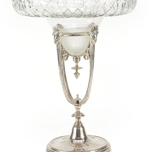 Null WMF风格的镀银中心器皿与切割玻璃碗，高36.5厘米 - 实时竞价请访问www.Eastbourneauction.Com