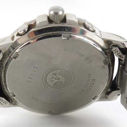 Null Trois montres-bracelets pour hommes comprenant Avia, un chronographe Seiko &hellip;