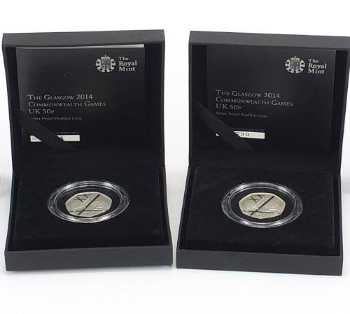 Null 两枚伊丽莎白二世2014年纪念格拉斯哥英联邦运动会的皮德福尔50便士银质纪念品，附有证书、箱子和盒子。现场竞标请访问www.Eastbourneauc&hellip;