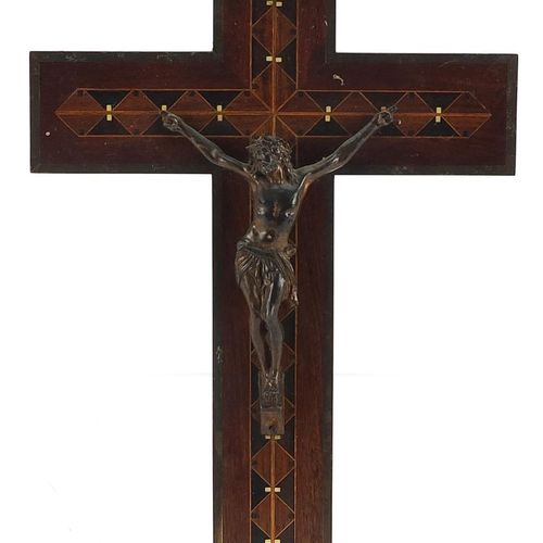 Null Intérêt religieux : corpus Christi en bois de rose marqueté avec Christ bro&hellip;