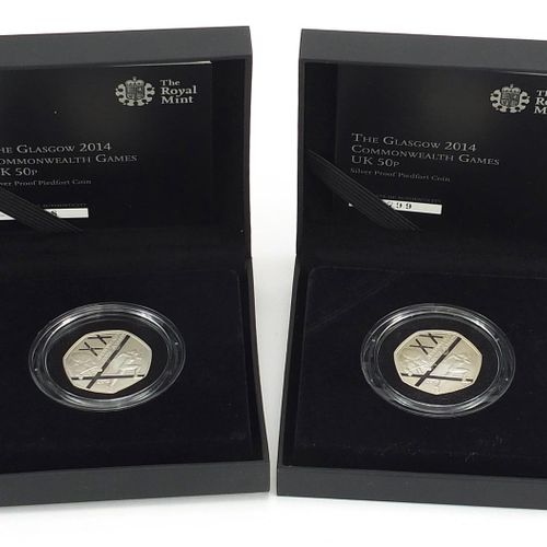 Null 两枚伊丽莎白二世2014年纪念格拉斯哥英联邦运动会的皮德福尔50便士银质纪念品，附有证书、箱子和盒子。现场竞标请访问www.Eastbourneauc&hellip;