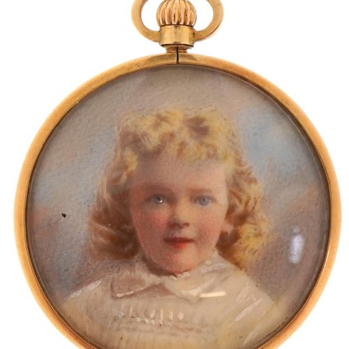 Null 古董15K金旋转开口吊坠，里面有两张年轻女孩的微型肖像，高4.2厘米，重9.0克 现场竞标请访问www.Eastbourneauction.Com