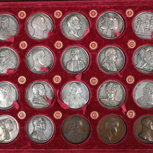 Mudie's British National Medals hacia 1820 por James Mudie, fabricado en Birming&hellip;