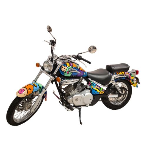 Kev MUNDAY Motorrad Suzuki Intruder 125ccm
135 x 200 x 90 cm
Posca



Einzigarti&hellip;