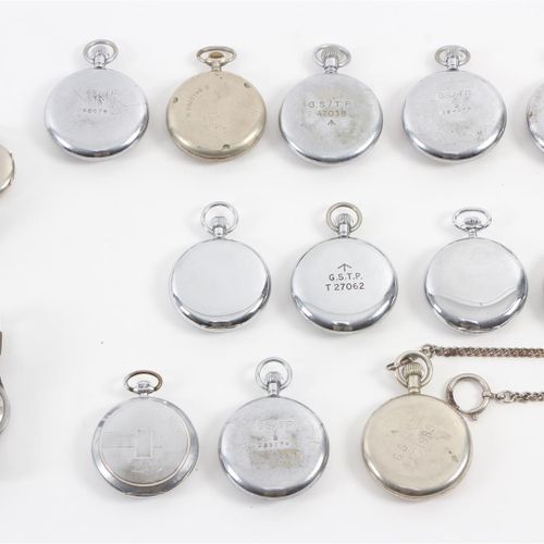 Null Lot with 12 miscellaneous pocket watches and two wristwatches.
Weight: 1390&hellip;