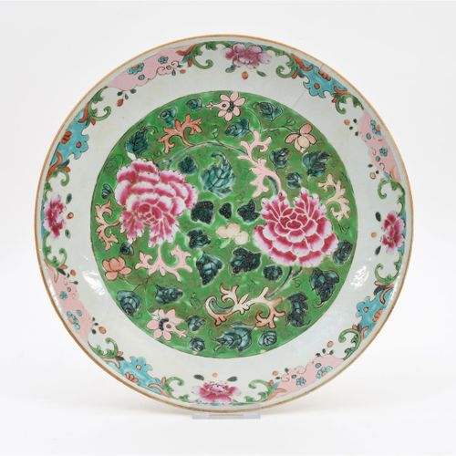 Null Set di piattini in porcellana policroma con decorazione floreale. Cina, XIX&hellip;