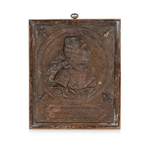 Null 喷泉，活跃于18世纪后半叶

路易十六国王的画像

长方形的镀铜牌匾，上面有国王路易十六的左半身肖像奖章，上面有一个刻有拉丁文的方框 "Ludovic&hellip;
