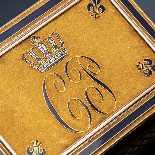 Victoire Boizot 
金镶玉鼻烟盒为皇家礼物
国王查理十世于1826年送给他的秘书的礼物
金质鼻烟壶（千分之八百四十或第二称号）和皇家蓝色珐琅，铰链&hellip;