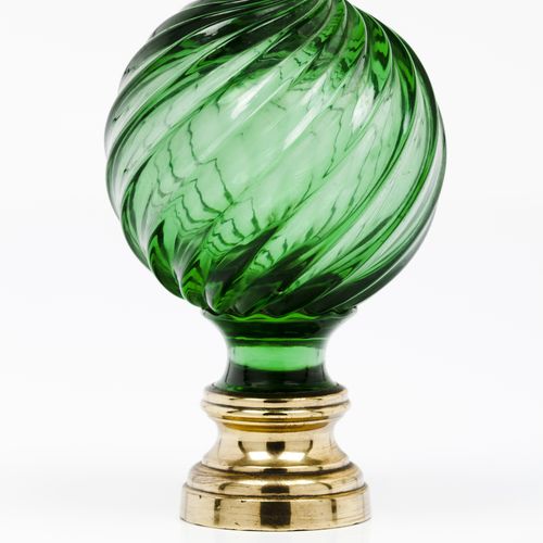 Null A staircase finial
Green moulded glass

Yellow metal fitting

Possibly Bacc&hellip;