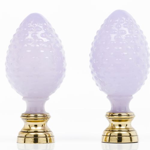 Null A pair of staircase finials
Lilac cut glass

Yellow metal fittings

Possibl&hellip;