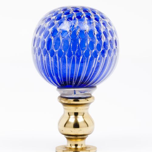 Null A staircase finial
Blue glass

Nid d'abeilles interior decoration

Yellow m&hellip;