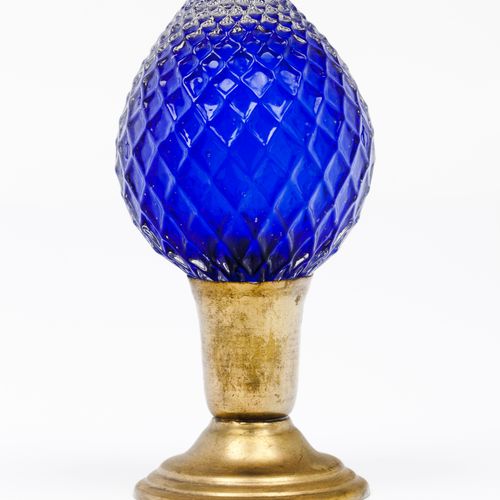 Null A staircase finial
Blue cut glass

Yellow metal fitting

Possibly Baccarat &hellip;