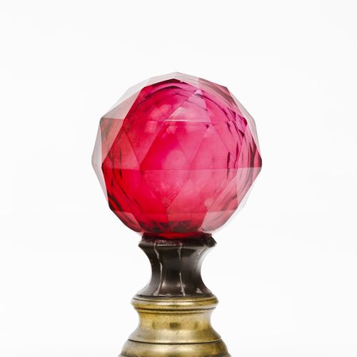 Null A staircase finial
Red glass

Metal fitting

Possibly Baccarat or Saint Lou&hellip;