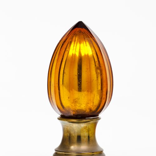 Null A staircase finial
Mirrored amber glass

Metal fitting

Possibly Baccarat o&hellip;
