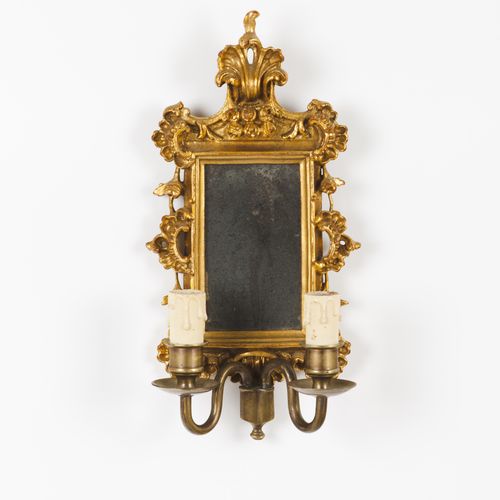 Null A pair of small D.José mirrored wall sconces
Carved and gilt wood, each of &hellip;