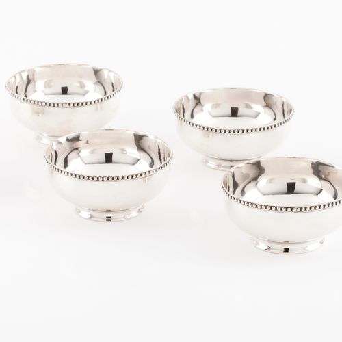Null Six finger bowls
Portuguese silver

Plain cups of beaded lip

Boar hallmark&hellip;