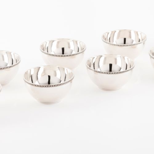 Null Eight finger bowls
Portuguese silver

Plain cup of beaded lip

Boar hallmar&hellip;