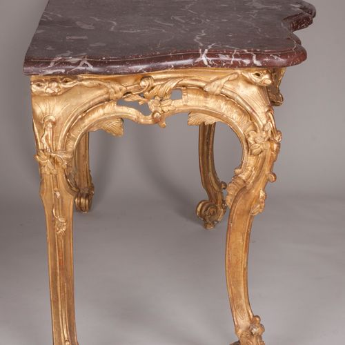 Null Console quatre pieds en bois doré d'époque Régence. Marbre rouge-royal.

Sa&hellip;