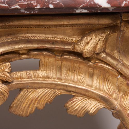 Null Console quatre pieds en bois doré d'époque Régence. Marbre rouge-royal.

Sa&hellip;