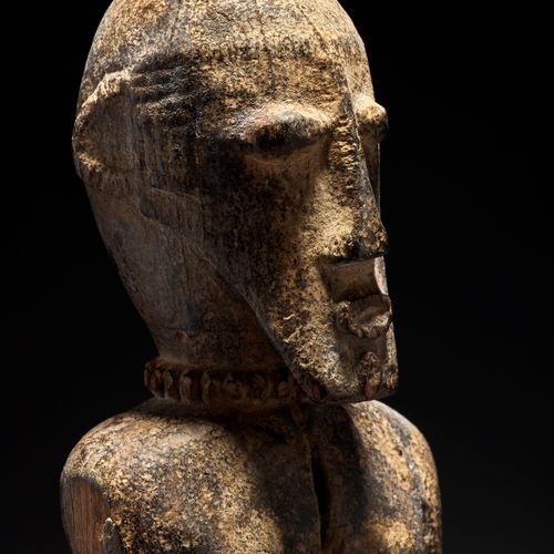 Statue Dogon, Mali Figure d’ancêtre masculine du style dit Djennenke, Mali
Datat&hellip;