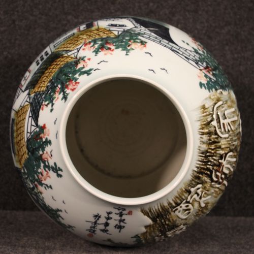 Null Chinesische Vase aus dem frühen 21. Jahrhundert. Jingdezhen Keramik Werk vo&hellip;