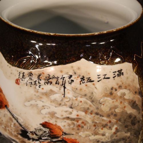 Null Chinesische Vase aus dem frühen 21. Jahrhundert. Jingdezhen Keramik Werk gl&hellip;