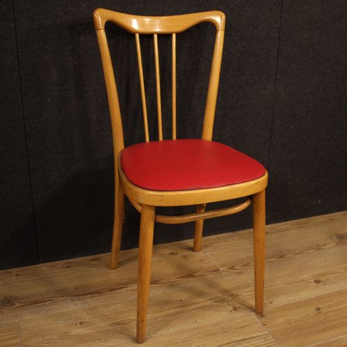 Null Groupe de chaises design italiennes des années 60 et 70. Meubles en bois ex&hellip;