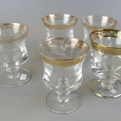 Null 8个玻璃杯，水晶玻璃，金边，蚀刻的花卉装饰，高约11厘米，部分金边和杯底有污渍