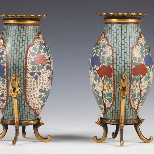 Ferdinand Barbedienne Paire de petits Vases cloisonnés par F. Barbedienne

Franc&hellip;