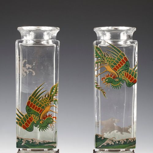 Baccarat Charmantes Paar Vasen attr. In Baccarat

Frankreich
Circa 1880

Kristal&hellip;