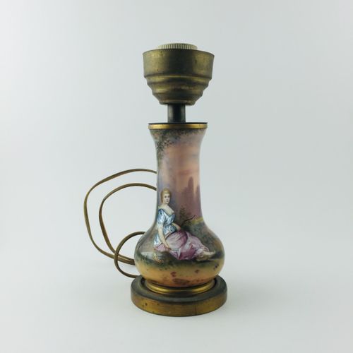 Lámpara de sobremesa en bronce 台灯，有上釉的青铜底座和 "猎人 "装饰。签名为Gamet。
