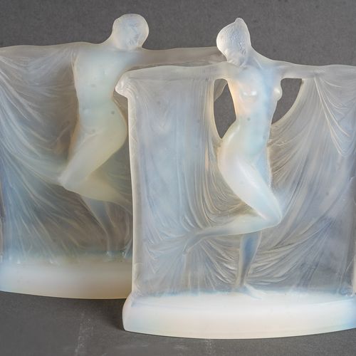 René Lalique René Lalique (1860-1945)
Statuette "Suzanne", le modèle crée le 7 j&hellip;