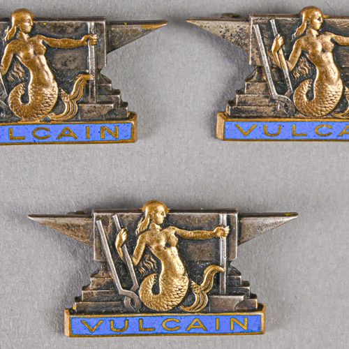 France Lot de trois insignes Vulcain 

En métal et émail, fabrication Drago Pari&hellip;